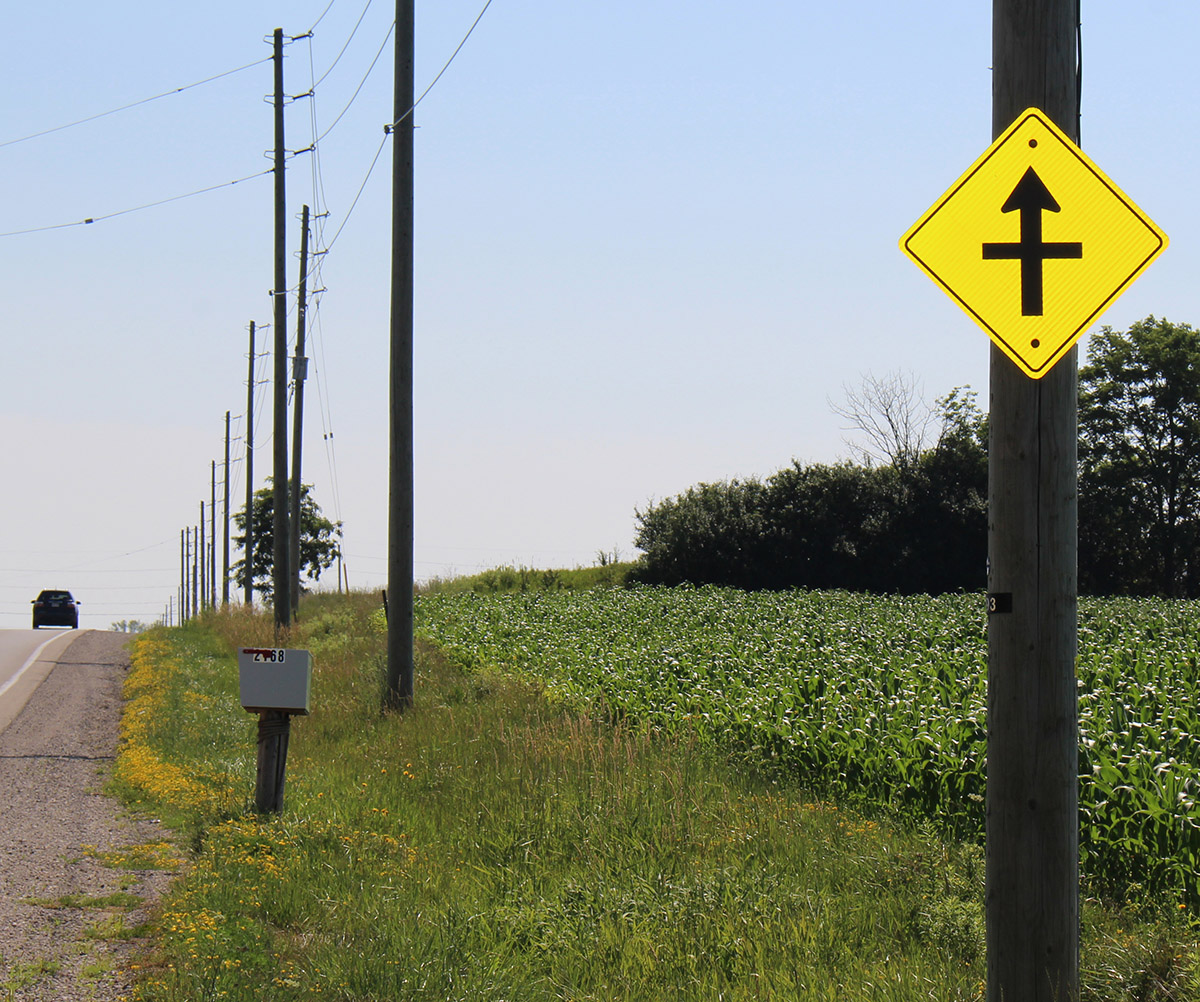 WA-11A, WA-111A Intersection Sign (Controlled) – Cross Through Sign