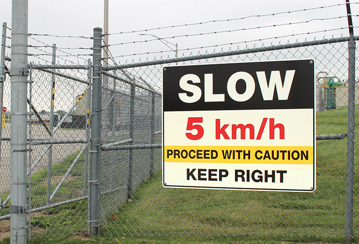 industrial-parking-speed-sign