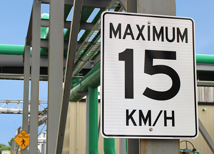 industrial-parking-speed-sign
