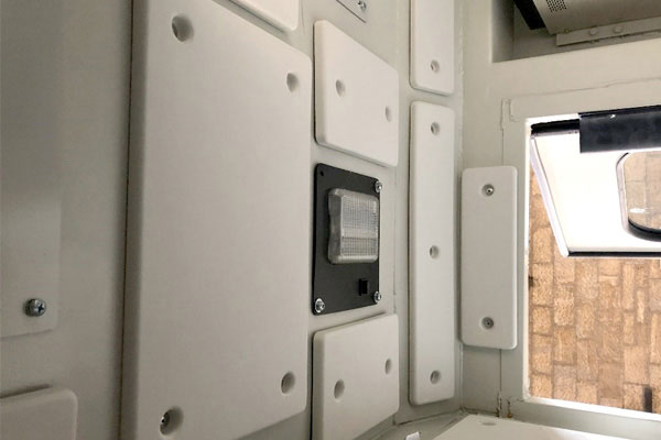 sound damping in a locomotive